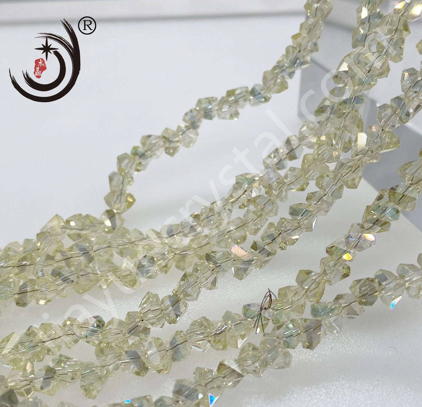 4MM/6MM Triangle Shape Crystal Glass Beads Wholesale For DIY Jewelry (15602)